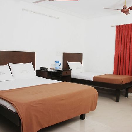 Hotel Adithya Chennai Exterior foto