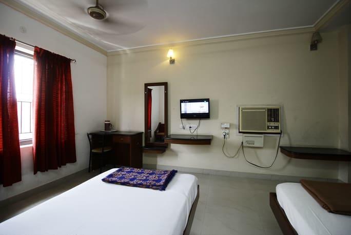 Hotel Adithya Chennai Exterior foto