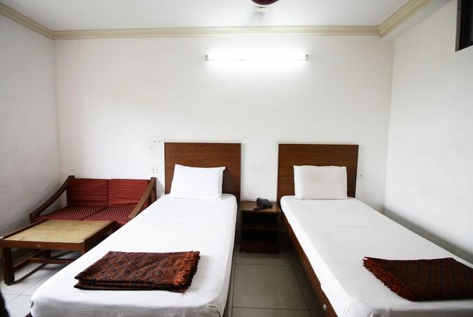 Hotel Adithya Chennai Exterior foto
