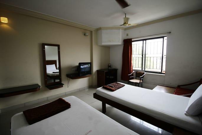Hotel Adithya Chennai Exterior foto