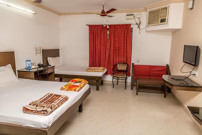 Hotel Adithya Chennai Exterior foto
