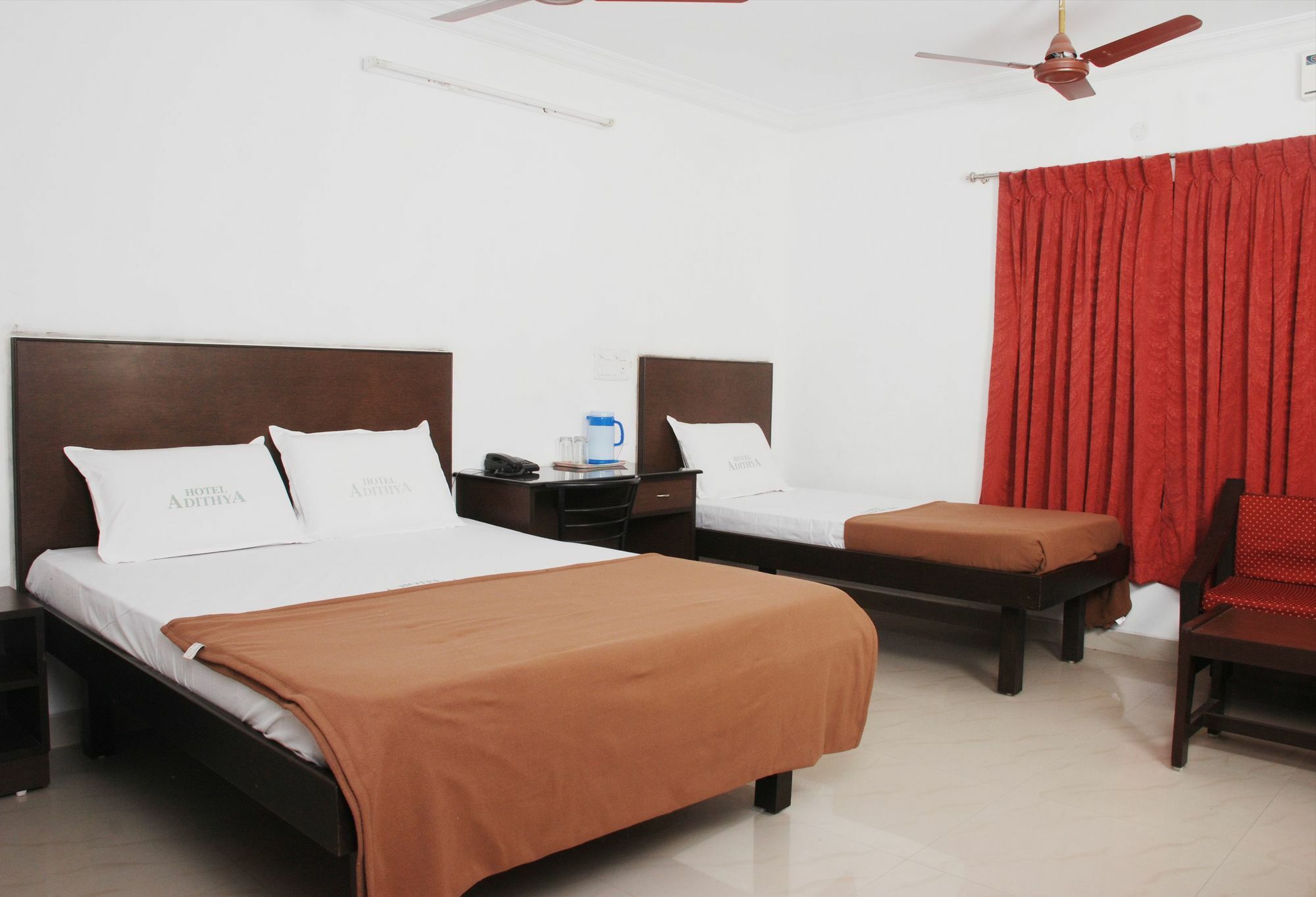 Hotel Adithya Chennai Exterior foto