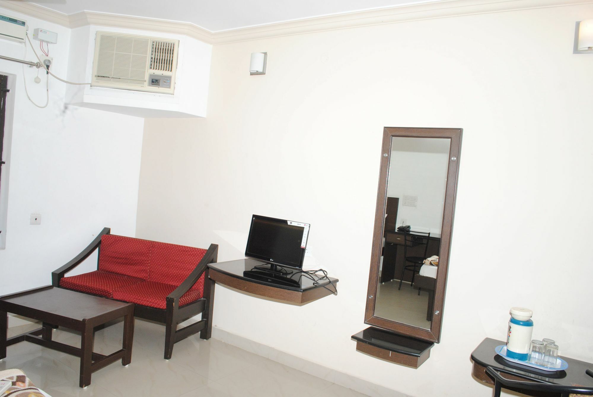 Hotel Adithya Chennai Exterior foto