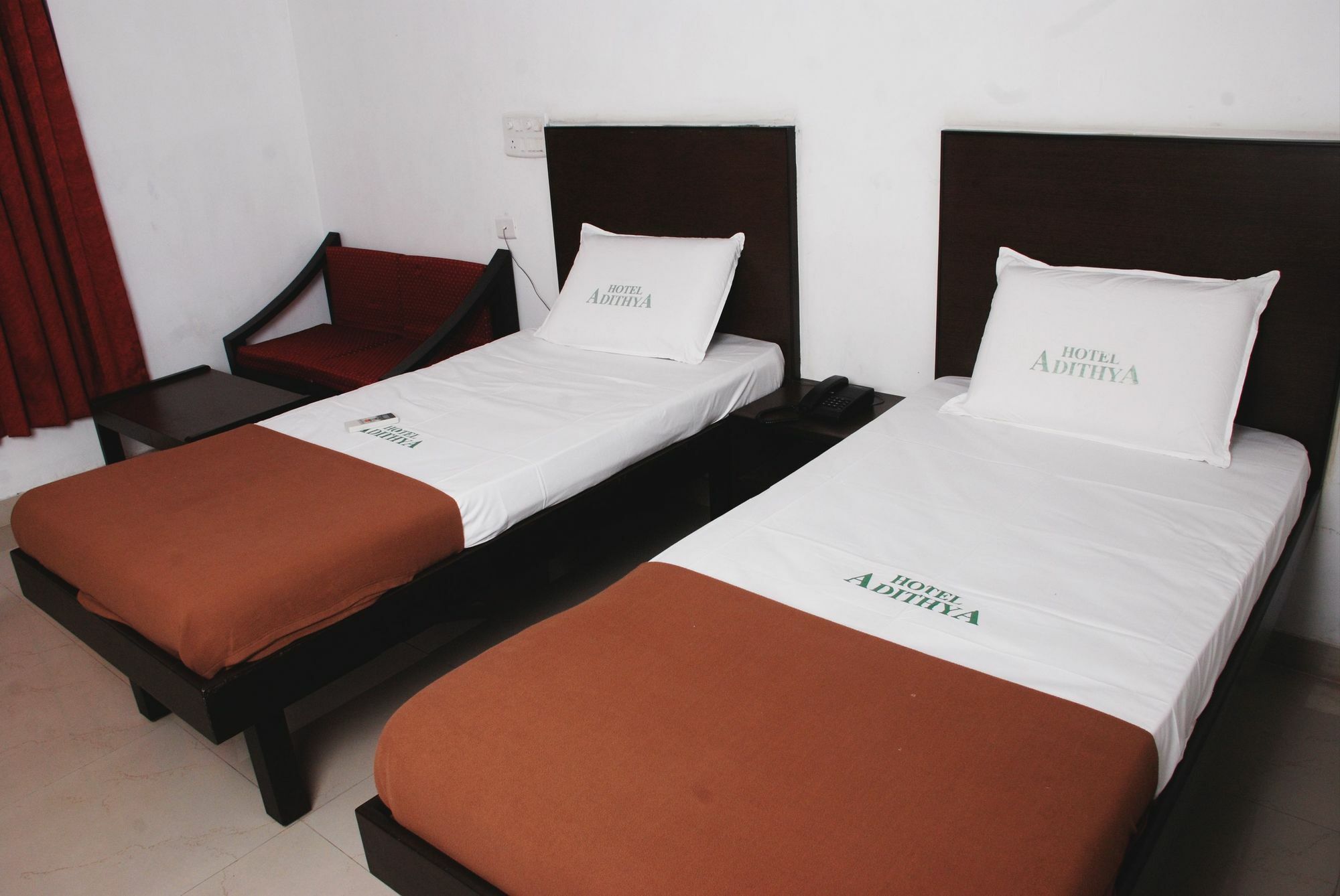 Hotel Adithya Chennai Exterior foto